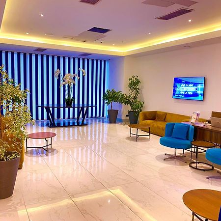 Black Sea Luxury Towers Hotel Batoemi Buitenkant foto
