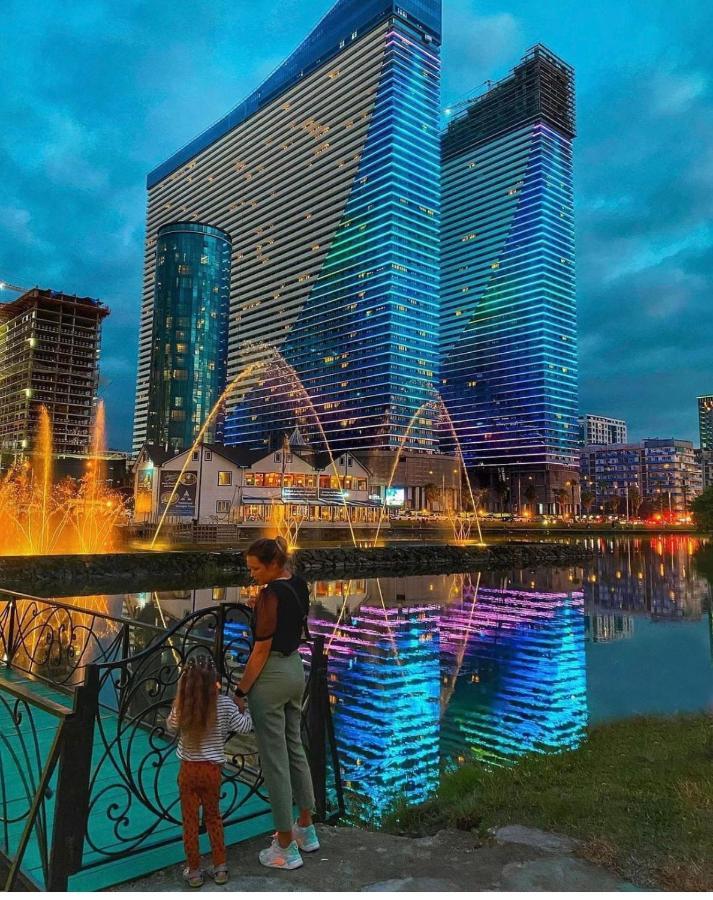 Black Sea Luxury Towers Hotel Batoemi Buitenkant foto