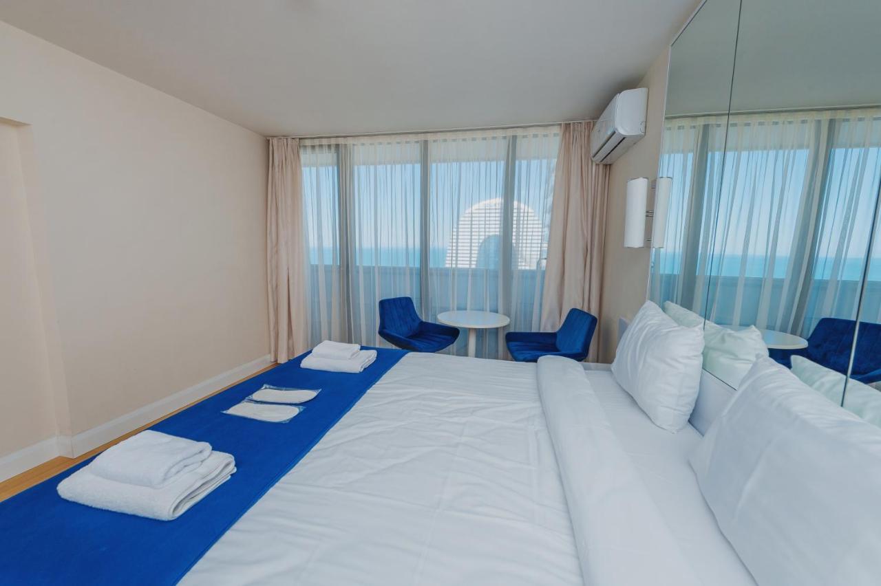 Black Sea Luxury Towers Hotel Batoemi Buitenkant foto