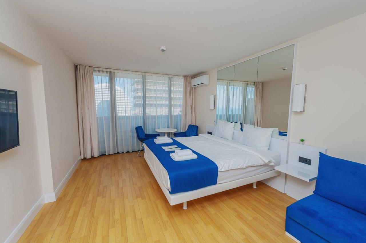 Black Sea Luxury Towers Hotel Batoemi Buitenkant foto