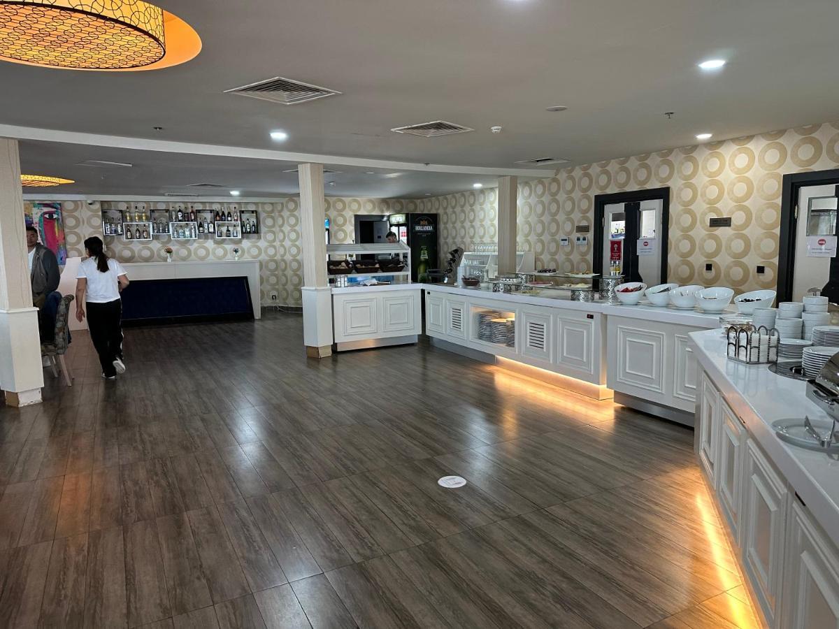 Black Sea Luxury Towers Hotel Batoemi Buitenkant foto