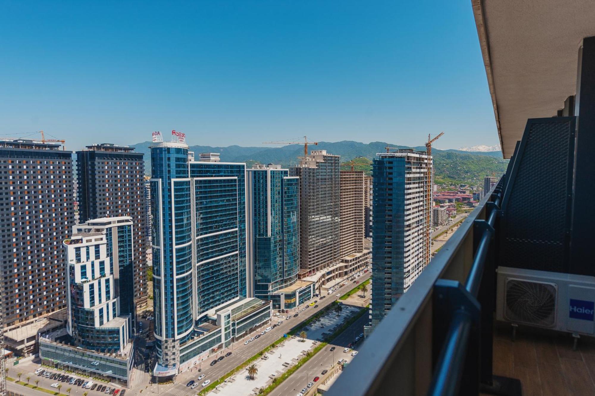 Black Sea Luxury Towers Hotel Batoemi Buitenkant foto