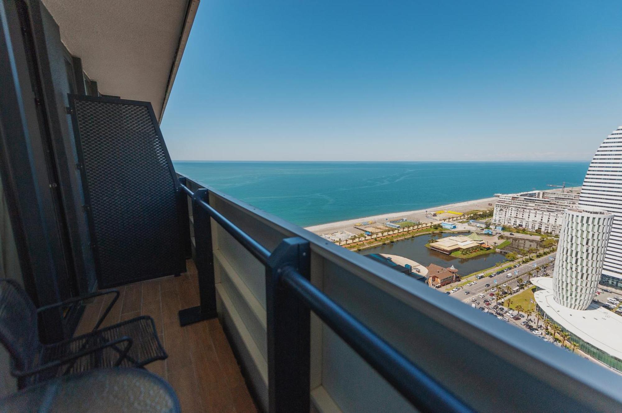 Black Sea Luxury Towers Hotel Batoemi Buitenkant foto