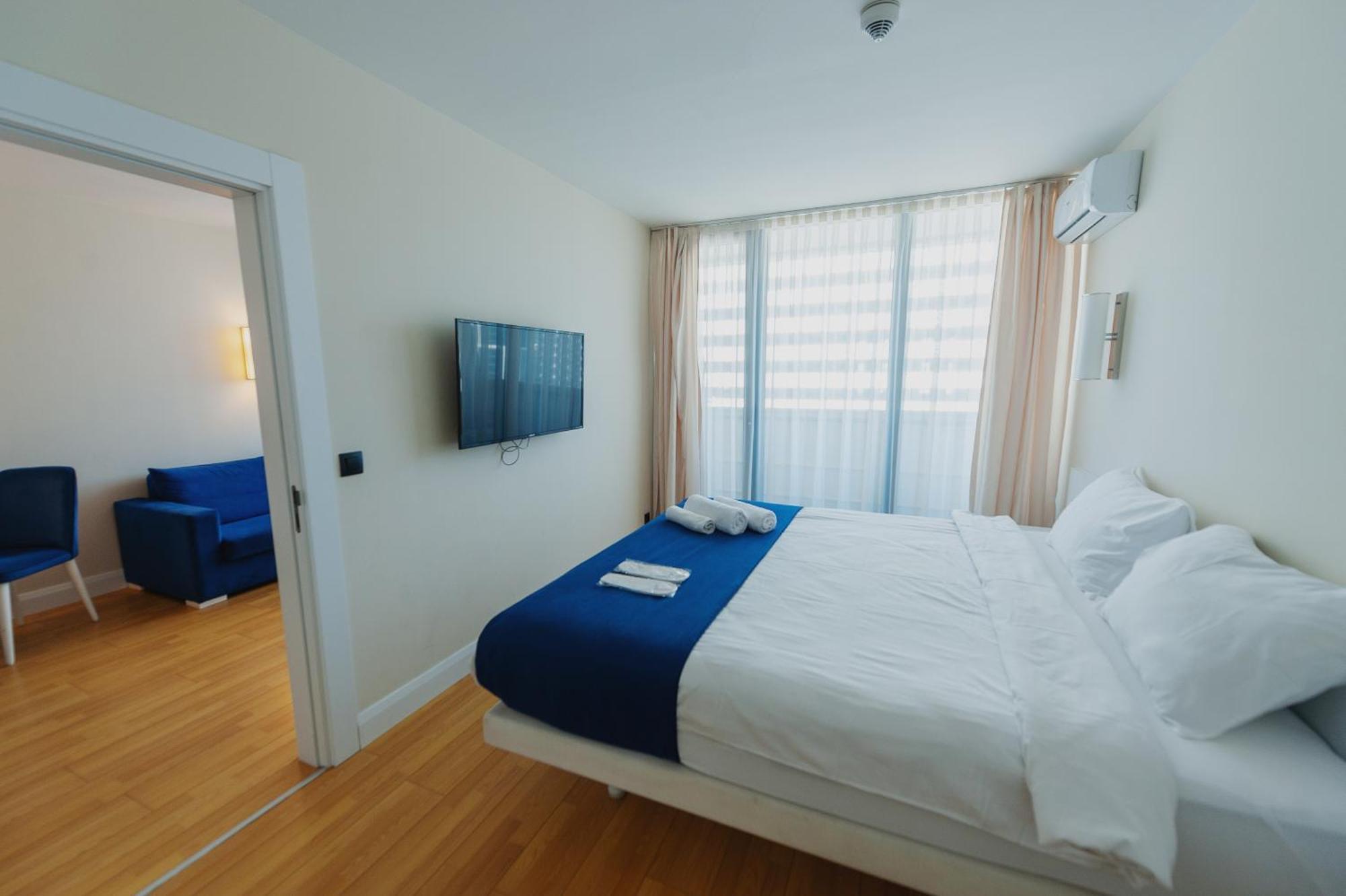 Black Sea Luxury Towers Hotel Batoemi Buitenkant foto