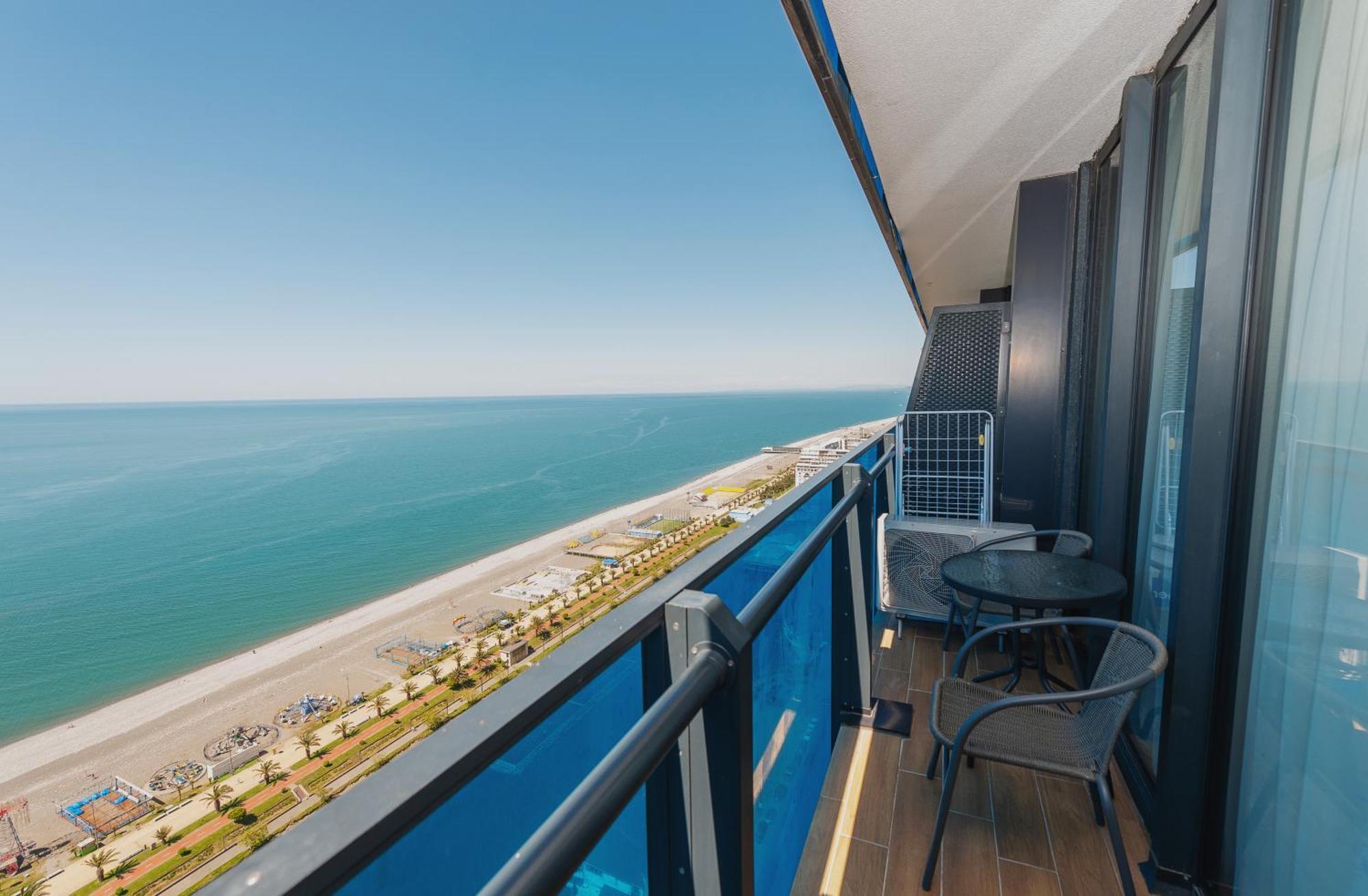 Black Sea Luxury Towers Hotel Batoemi Buitenkant foto