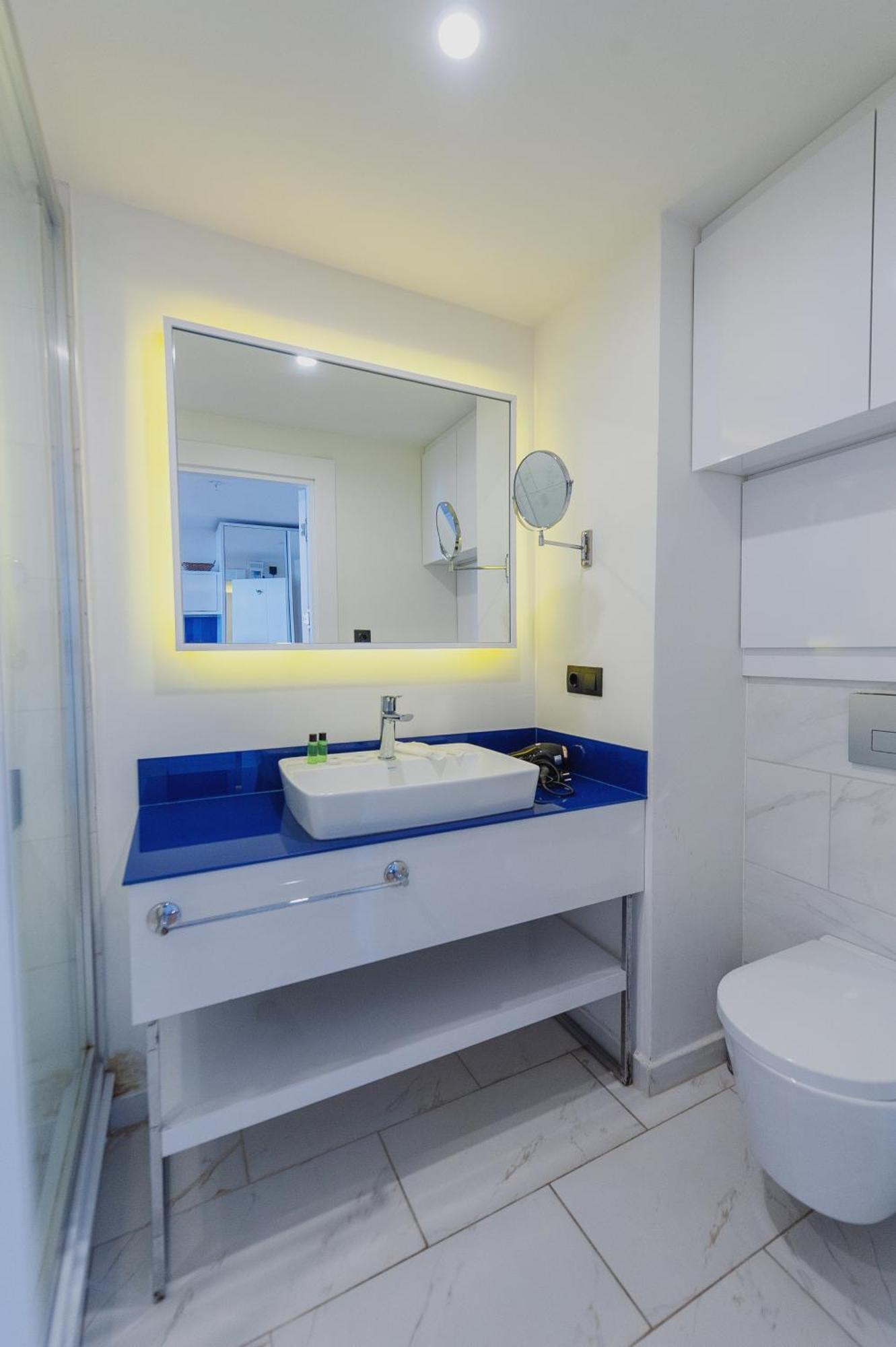 Black Sea Luxury Towers Hotel Batoemi Buitenkant foto
