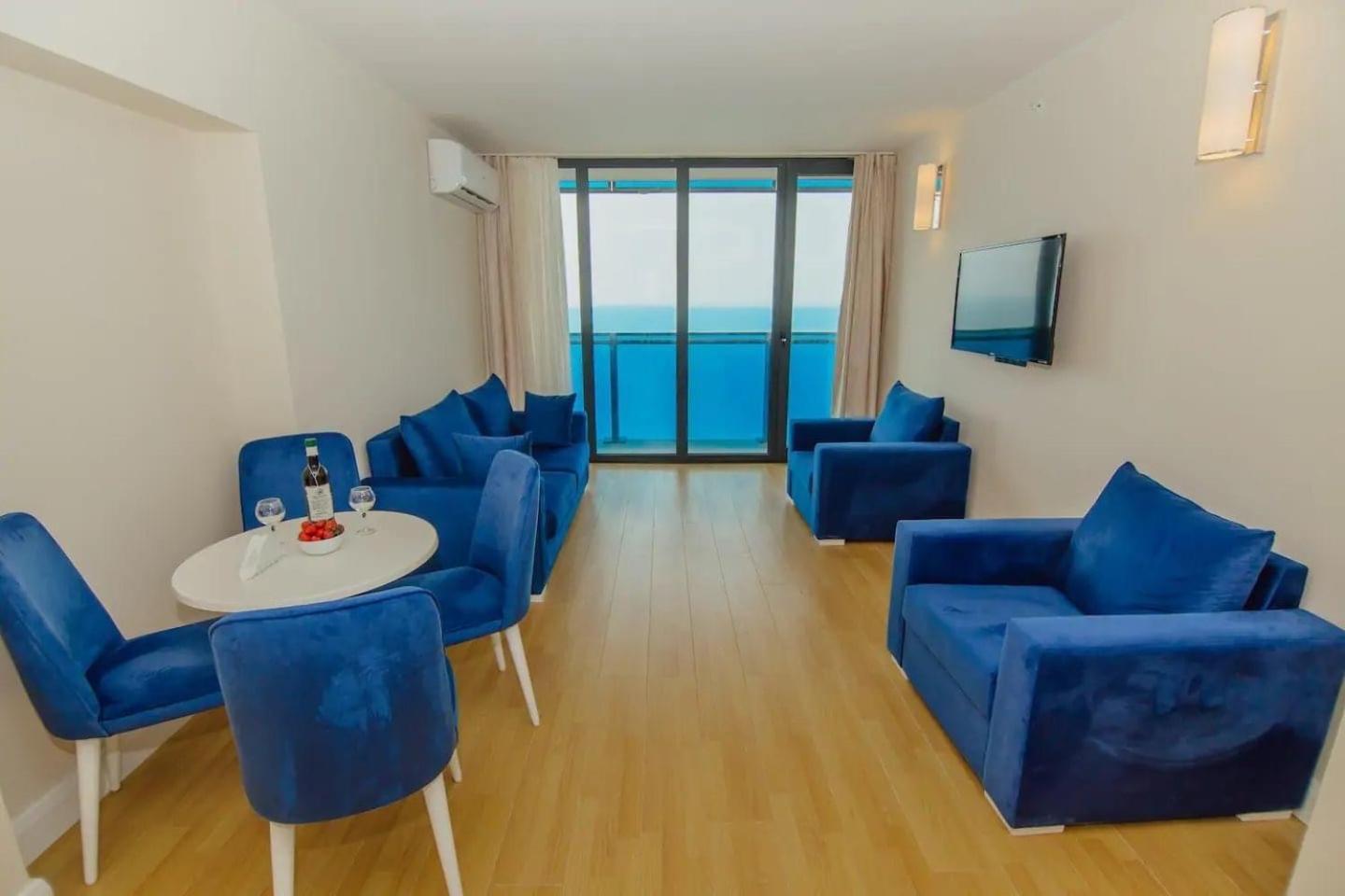Black Sea Luxury Towers Hotel Batoemi Buitenkant foto
