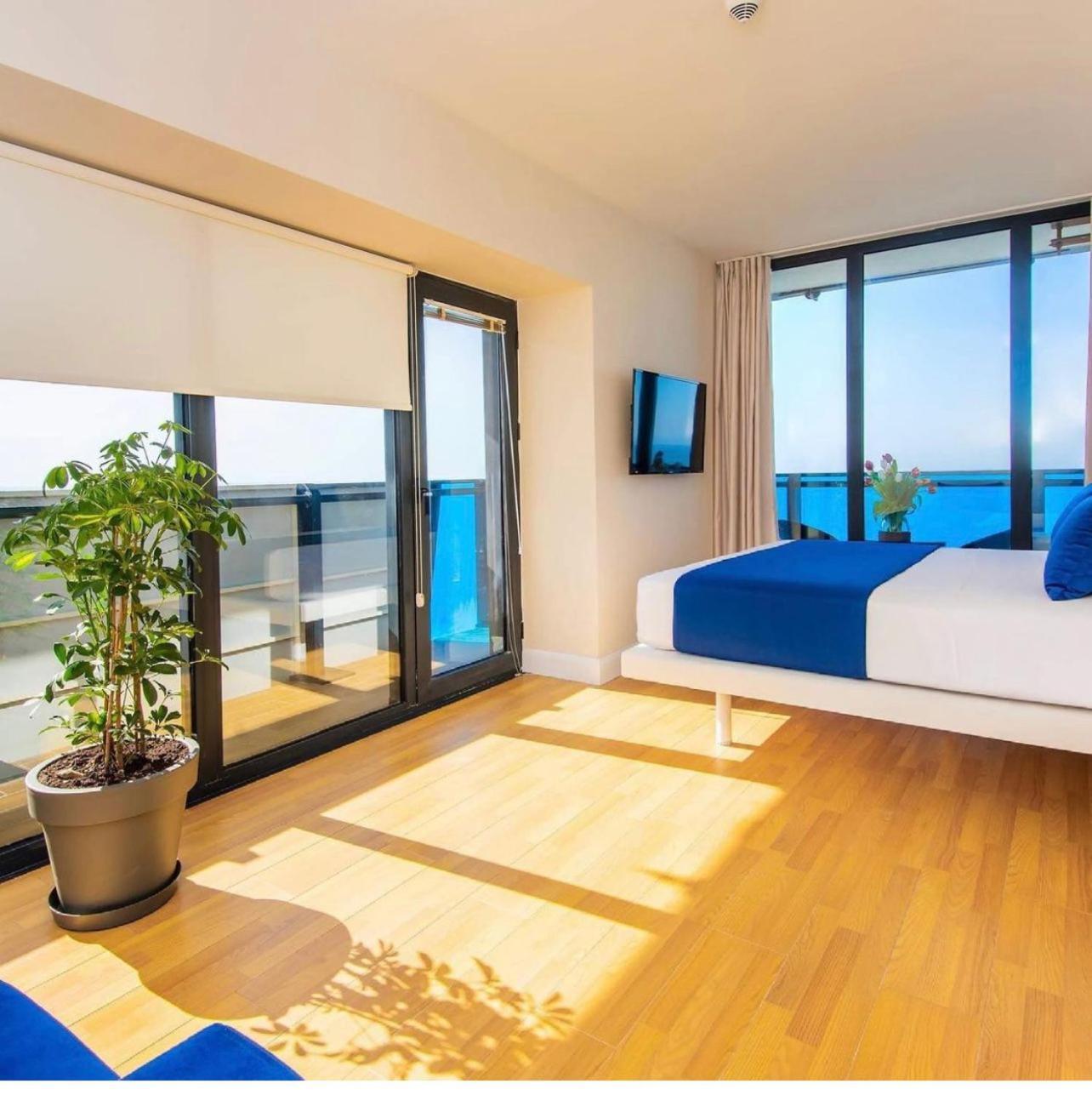 Black Sea Luxury Towers Hotel Batoemi Buitenkant foto